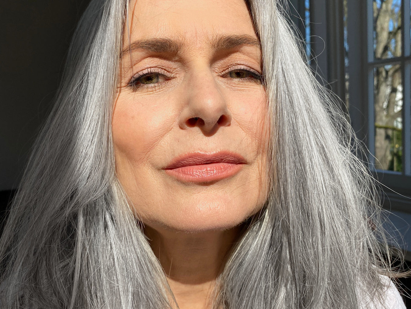 Regina Burton x La bouche rouge