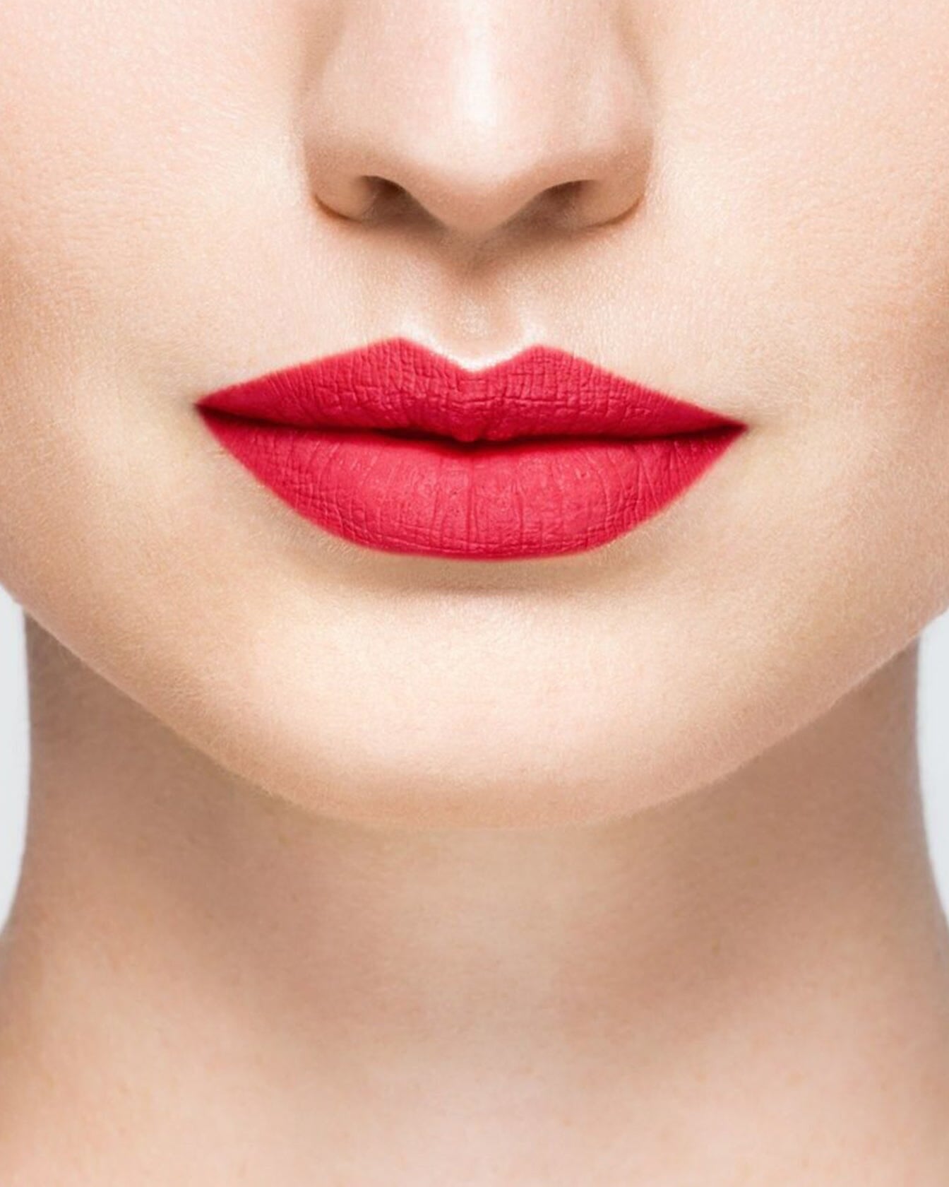 Rouge à lèvres La Bouche Rouge Paris couleur America-Skin21 dans un tube élégant, idéal pour un maquillage sophistiqué.