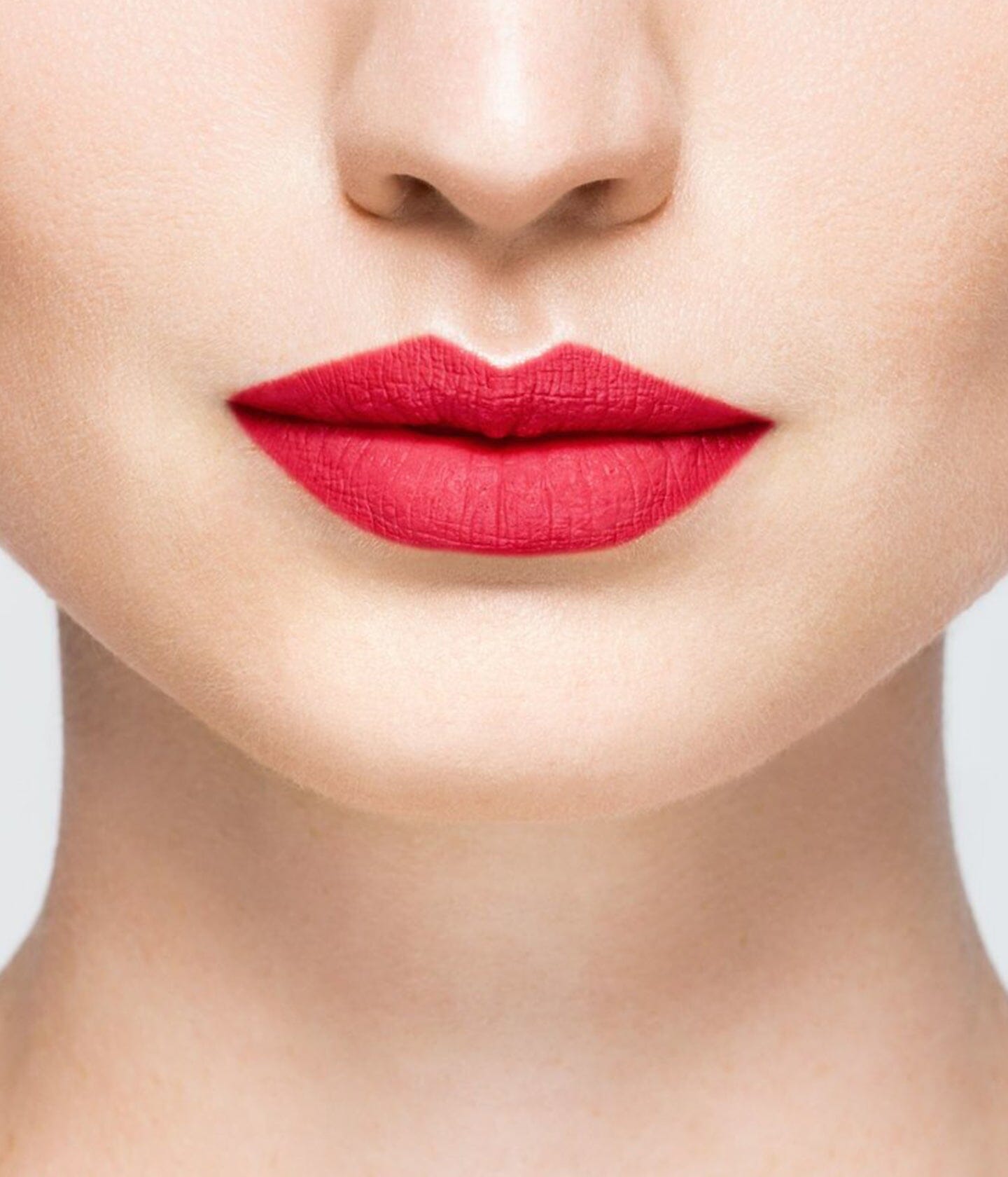 Rouge à lèvres La Bouche Rouge Paris couleur America-Skin21 dans un tube élégant, idéal pour un maquillage sophistiqué.
