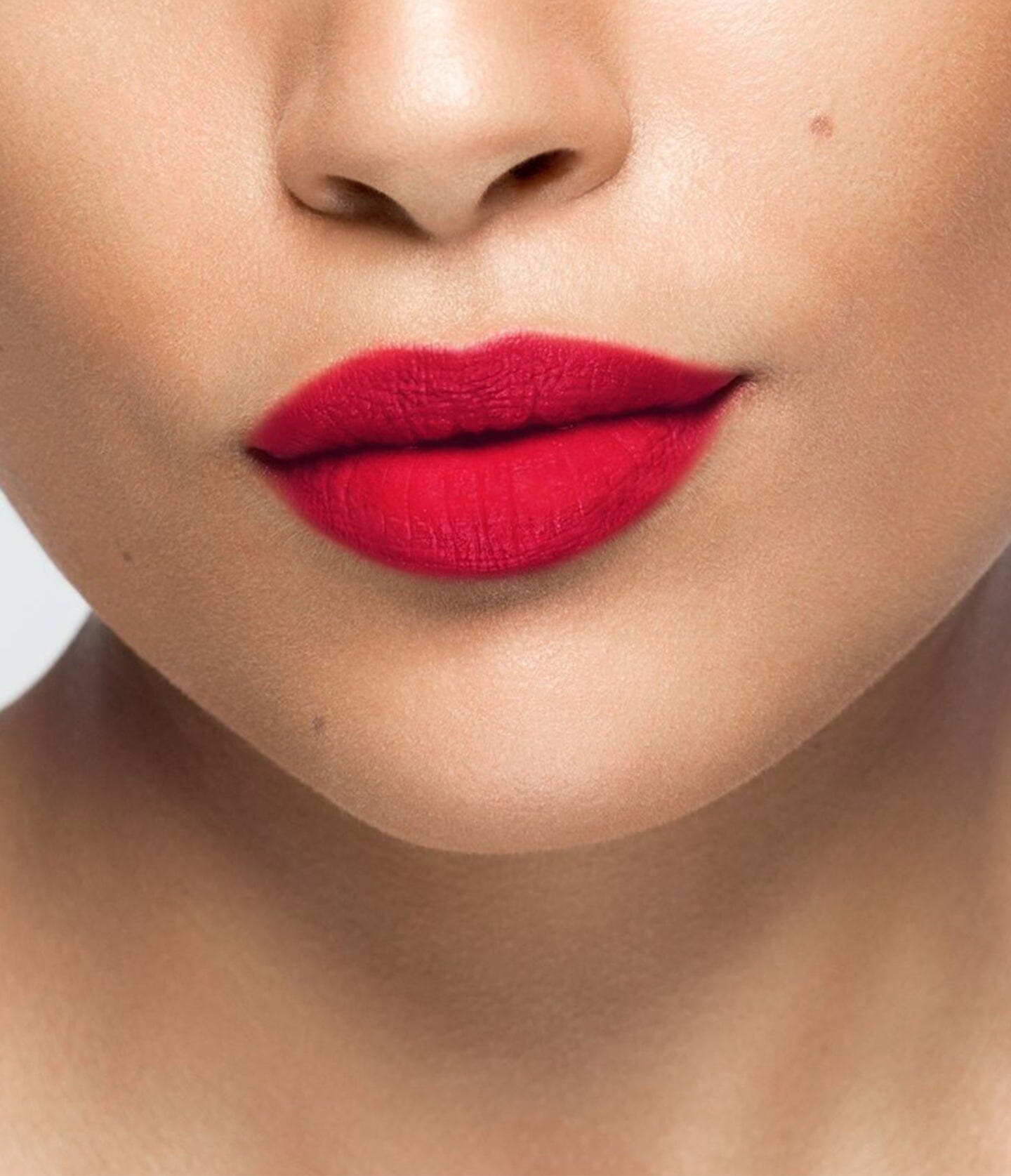 Rouge à lèvres La Bouche Rouge Paris 70America-Skin31, teinte nude avec fini mat, dans un tube élégant et sophistiqué.