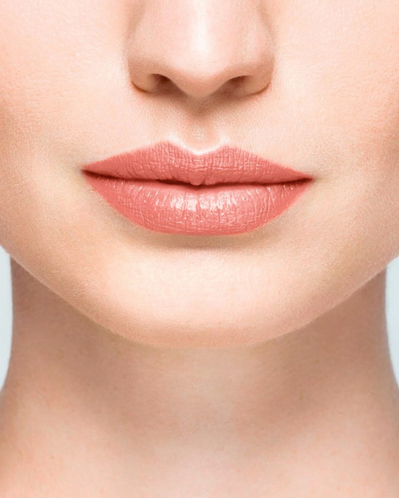Baume à lèvres La Bouche Rouge Paris, soin des lèvres avec texture douce et hydratante, en format pratique.