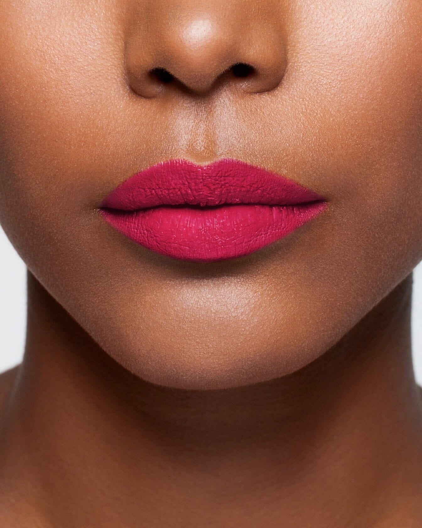 Rouge à lèvres La Bouche Rouge Paris couleur Princess 04, emballage élégant, application soyeuse, fini brillant.