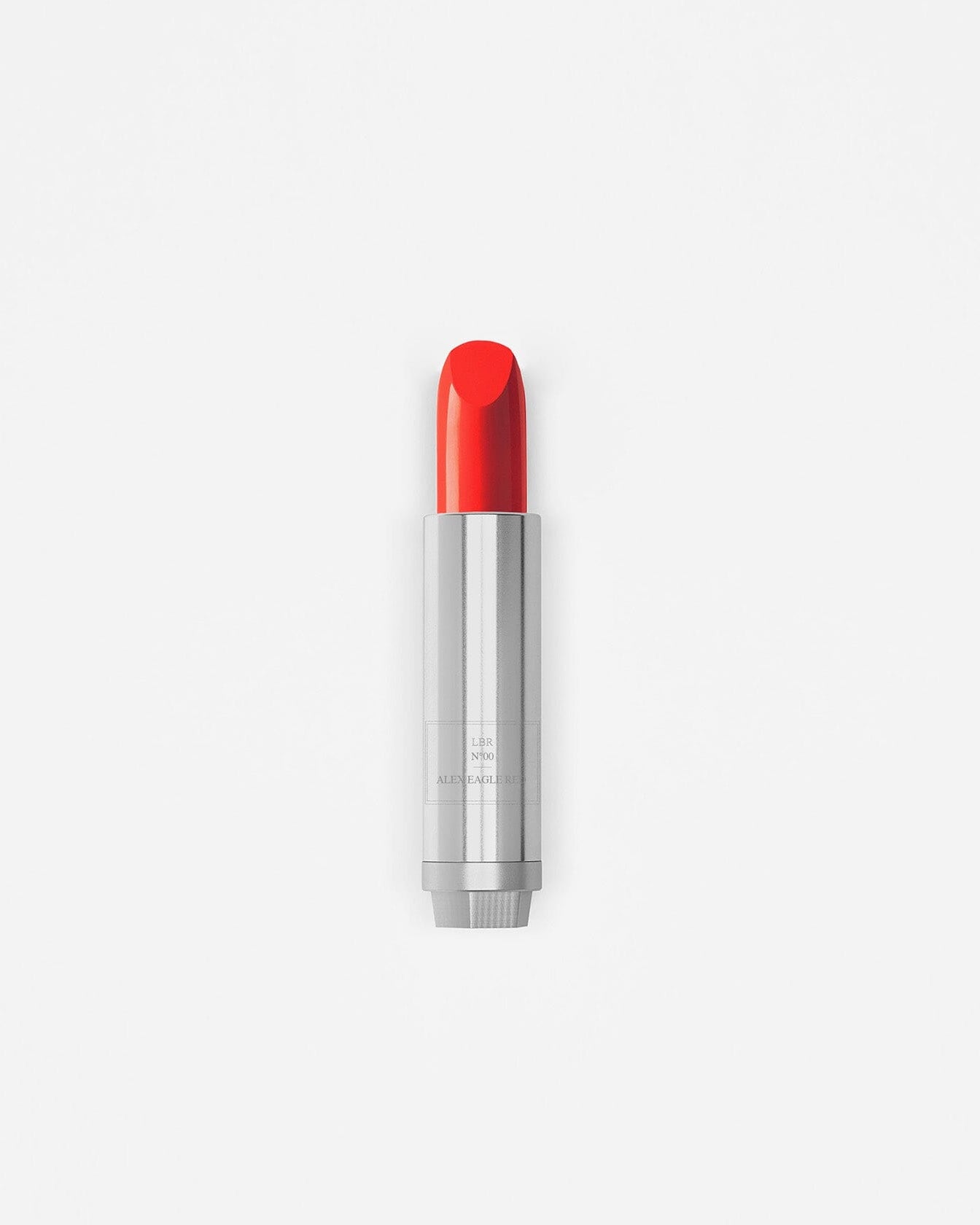 Rouge à lèvres rouge La Bouche Rouge Paris dans son emballage élégant, mettant en valeur sa couleur vive et sa texture crémeuse.