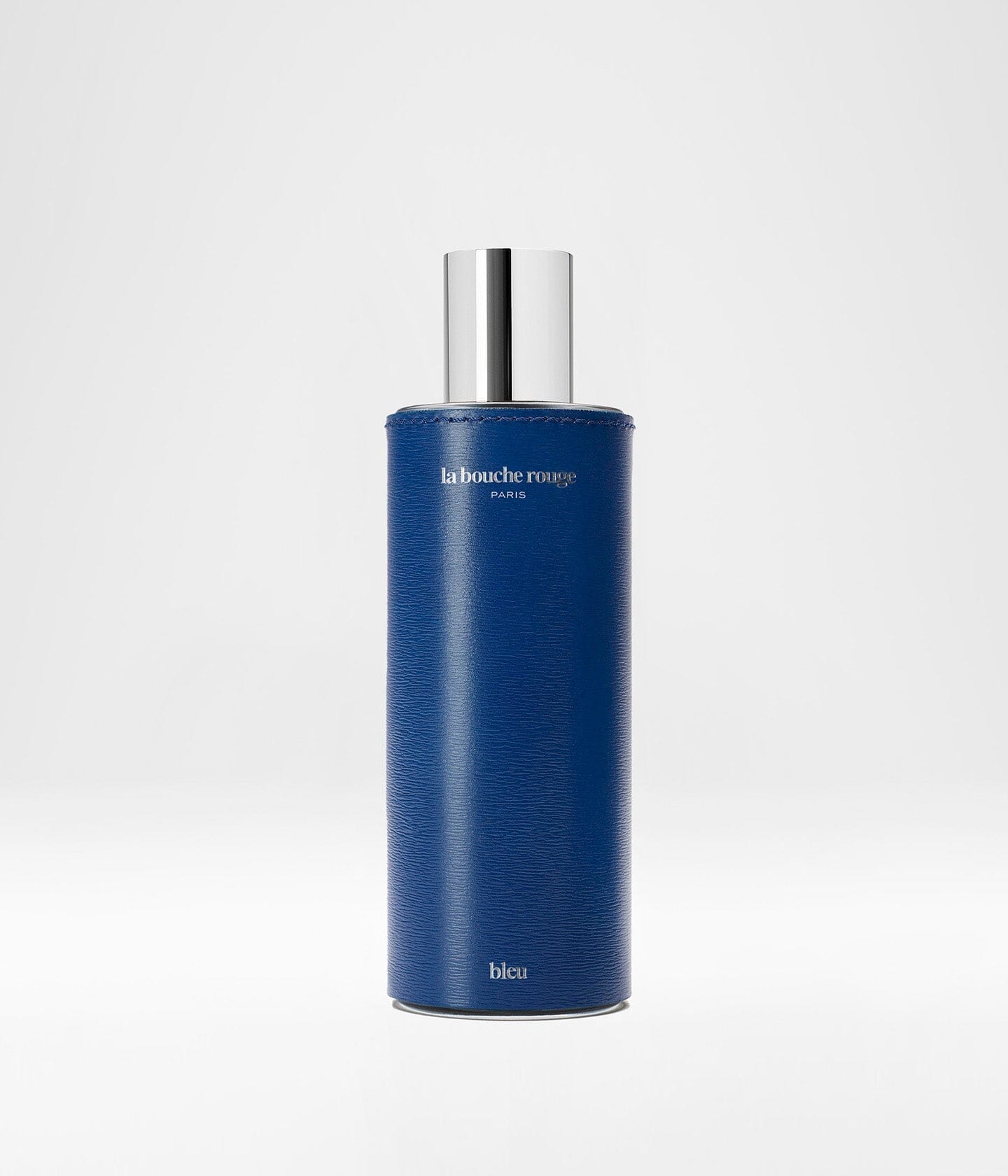 Extrait de parfum Bleu de La Bouche Rouge Paris en flacon de 100ml, avec design élégant et moderne.