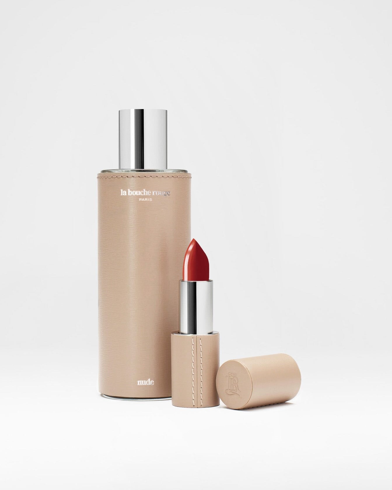 Coffret cadeau La Collection Nude de La Bouche Rouge Paris avec produits de maquillage nude élégants et sophistiqués.
