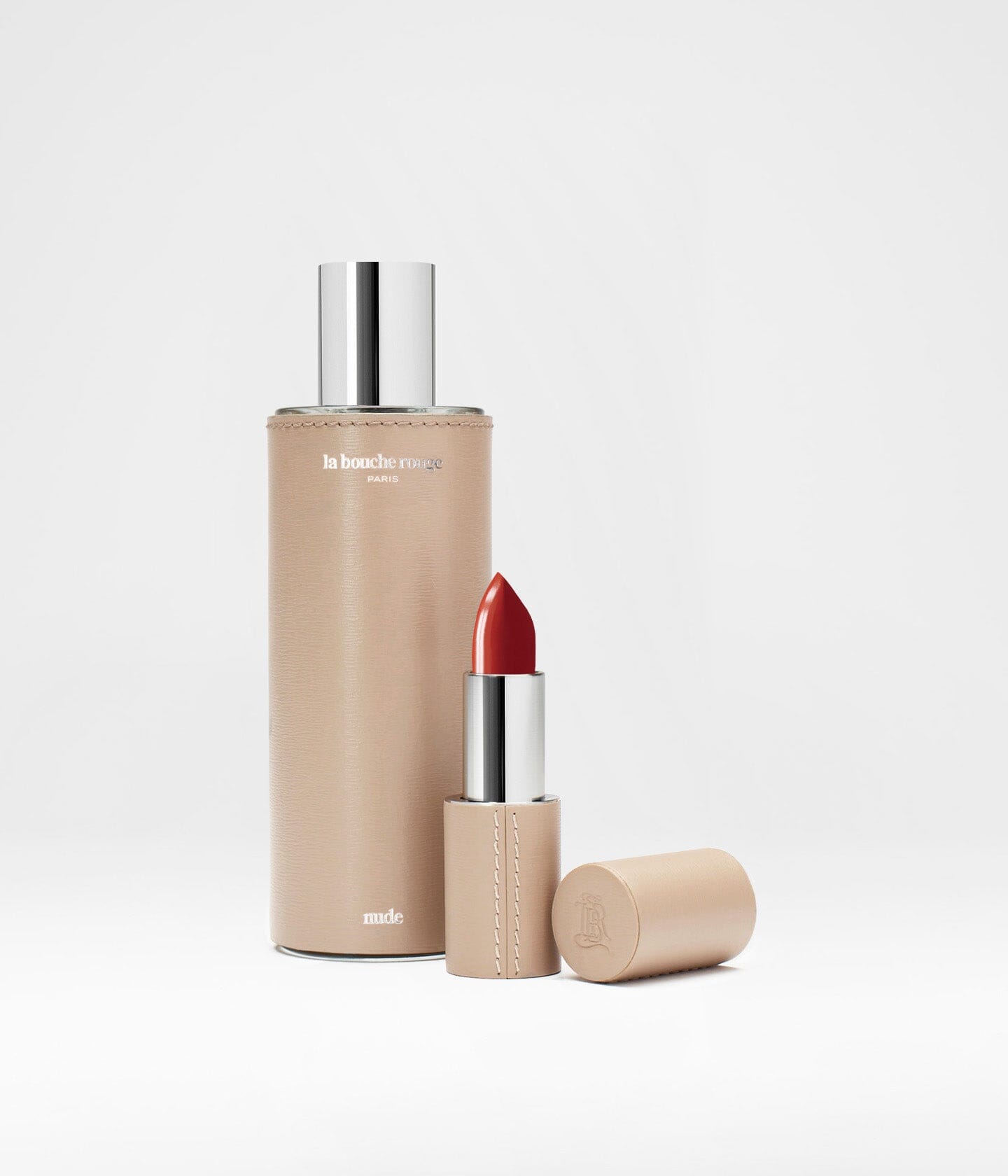Coffret cadeau La Collection Nude de La Bouche Rouge Paris avec produits de maquillage nude élégants et sophistiqués.