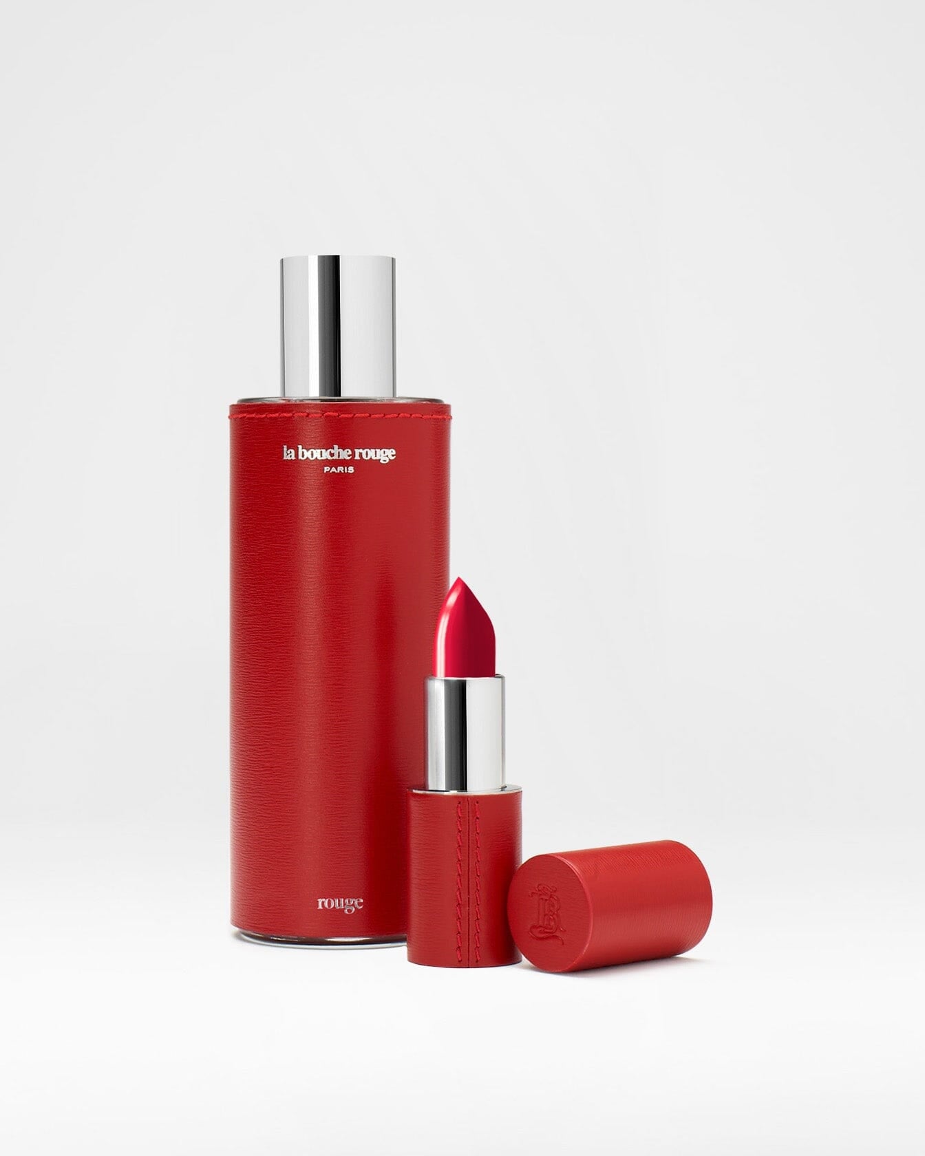 Coffret cadeau La Collection Rouge de La Bouche Rouge Paris avec maquillage rouge élégant et packaging sophistiqué.