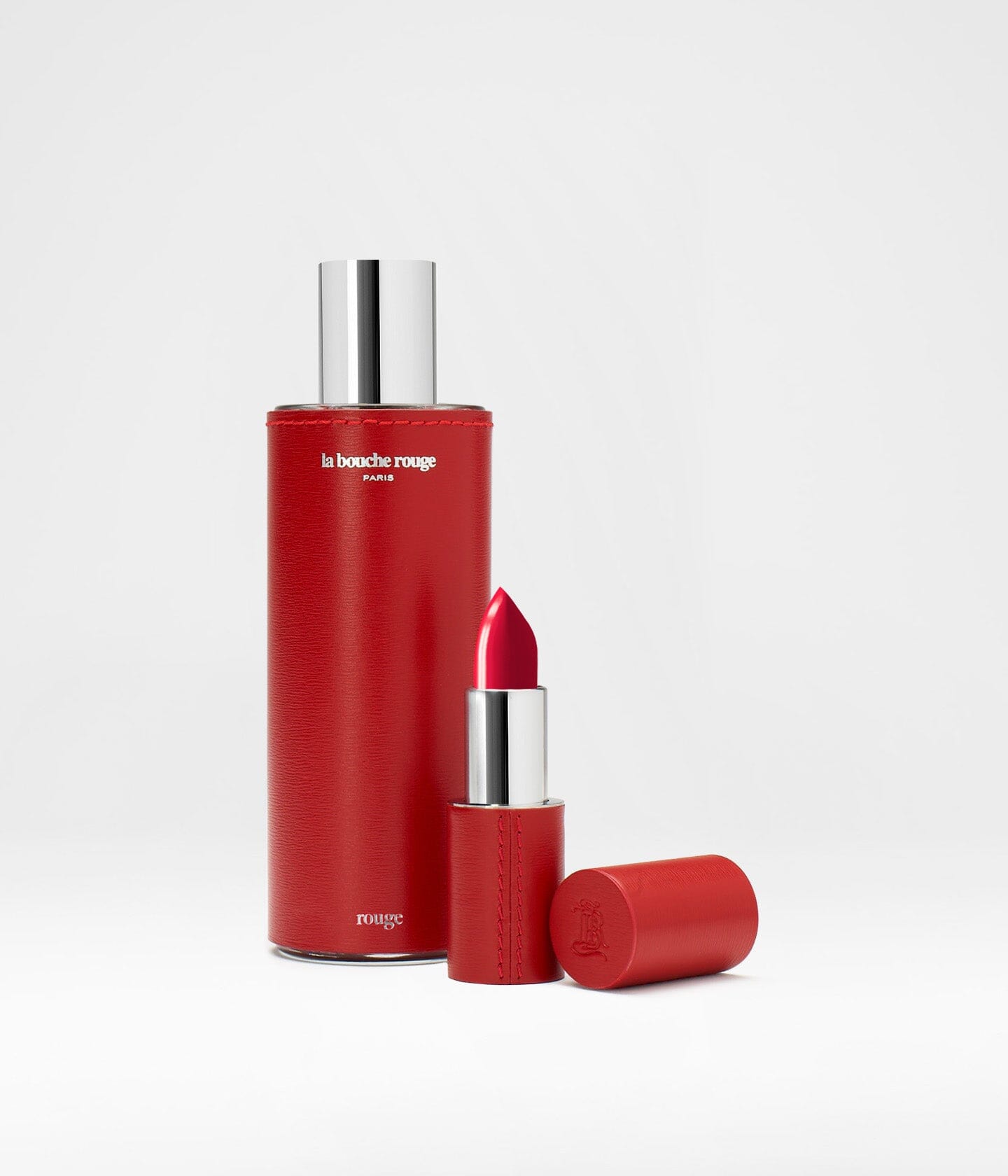 Coffret cadeau La Collection Rouge de La Bouche Rouge Paris avec maquillage rouge élégant et packaging sophistiqué.