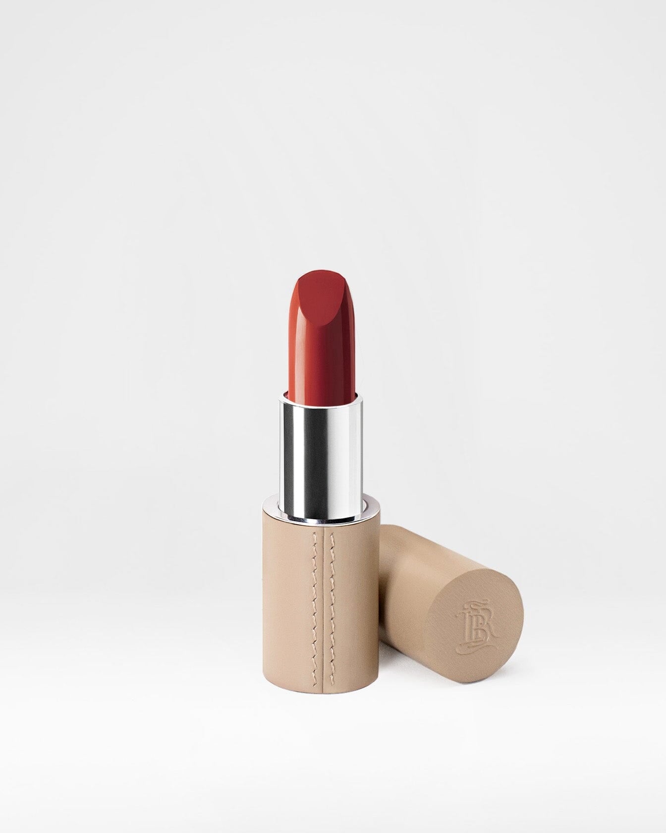 Coffret cadeau La Collection Nude de La Bouche Rouge Paris avec écrin nude élégant et produits de maquillage naturels.