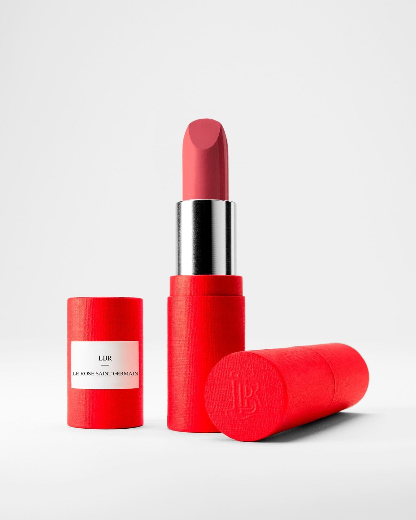 Coffret lèvres La Bouche Rouge Paris Le Rose Saint-Germain avec rouge à lèvres rouge dans une boîte en papier rouge.