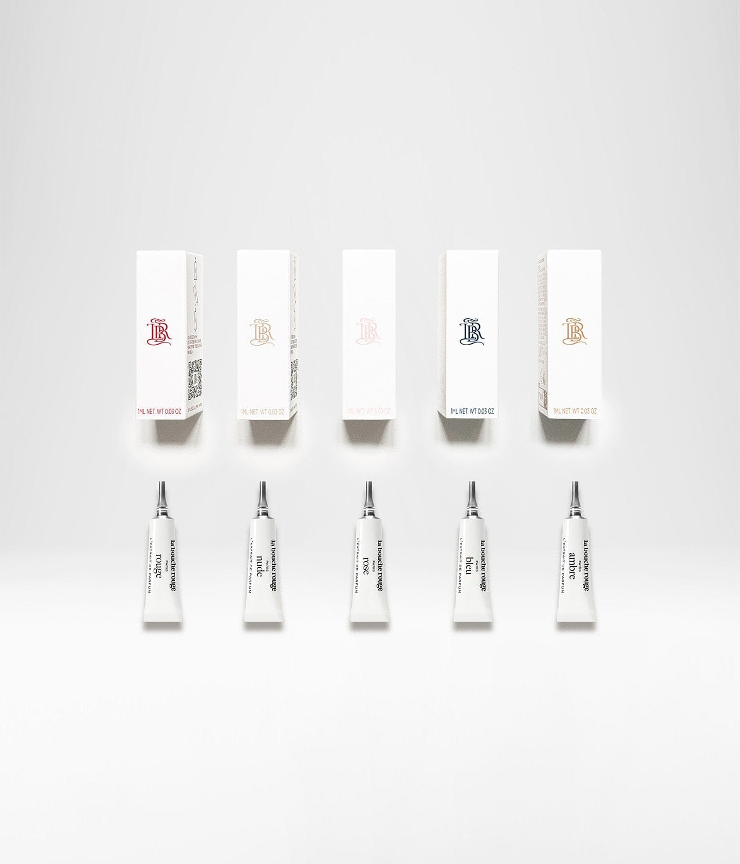 Coffret découverte de La Bouche Rouge Paris avec échantillons de produits cosmétiques naturels et élégants.