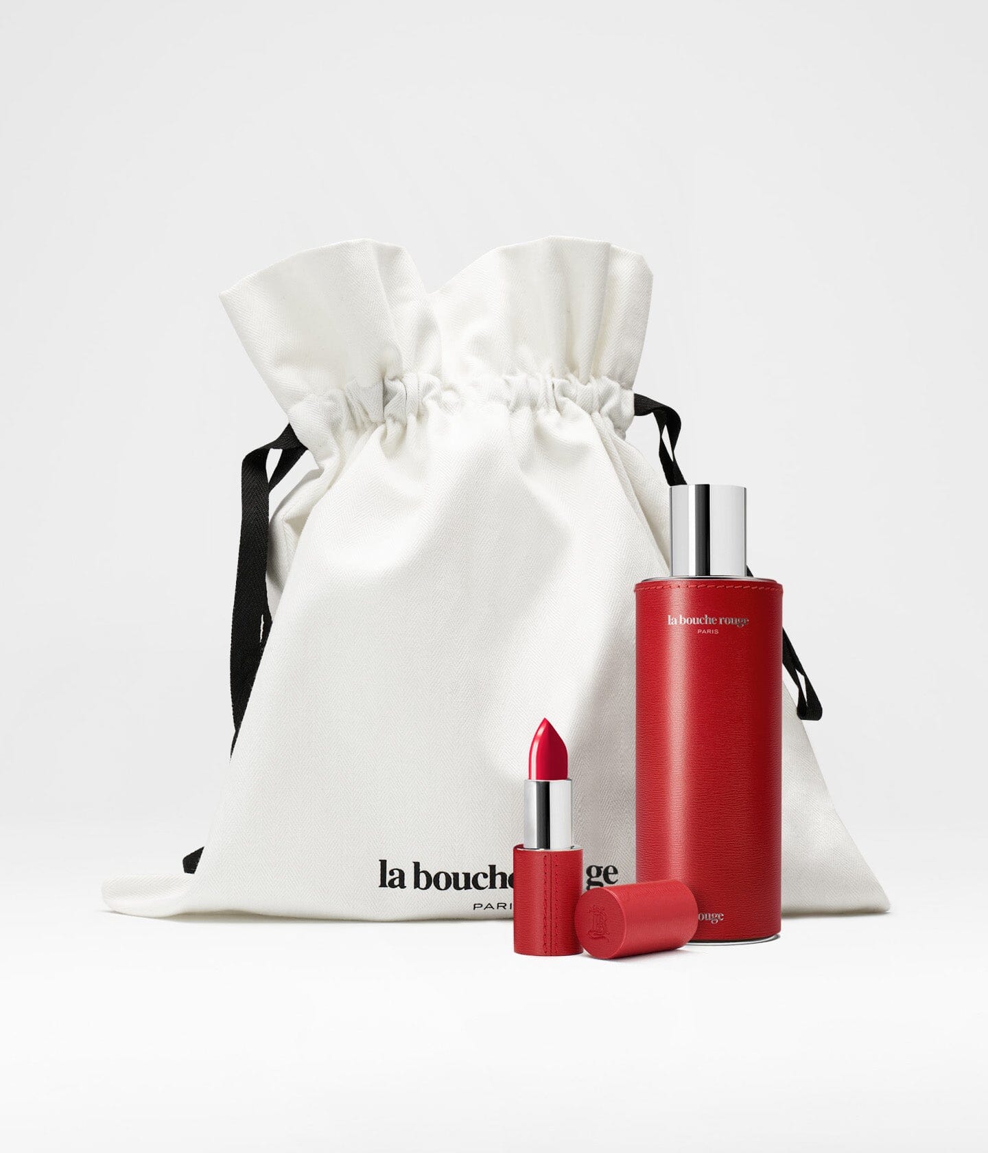 Coffret cadeau La Collection Rouge de La Bouche Rouge Paris avec emballage élégant et produits de maquillage rouges.