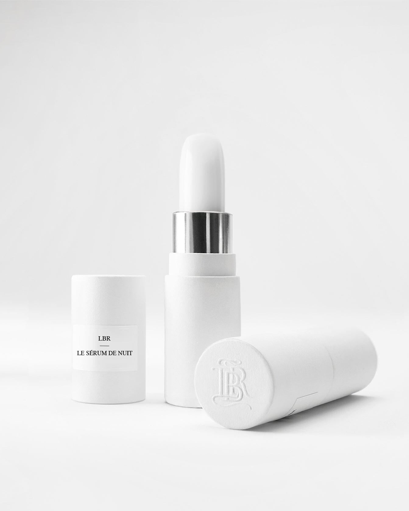 Sérum de nuit naturel pour les lèvres de La Bouche Rouge Paris, hydratation et soin intensif, flacon élégant.