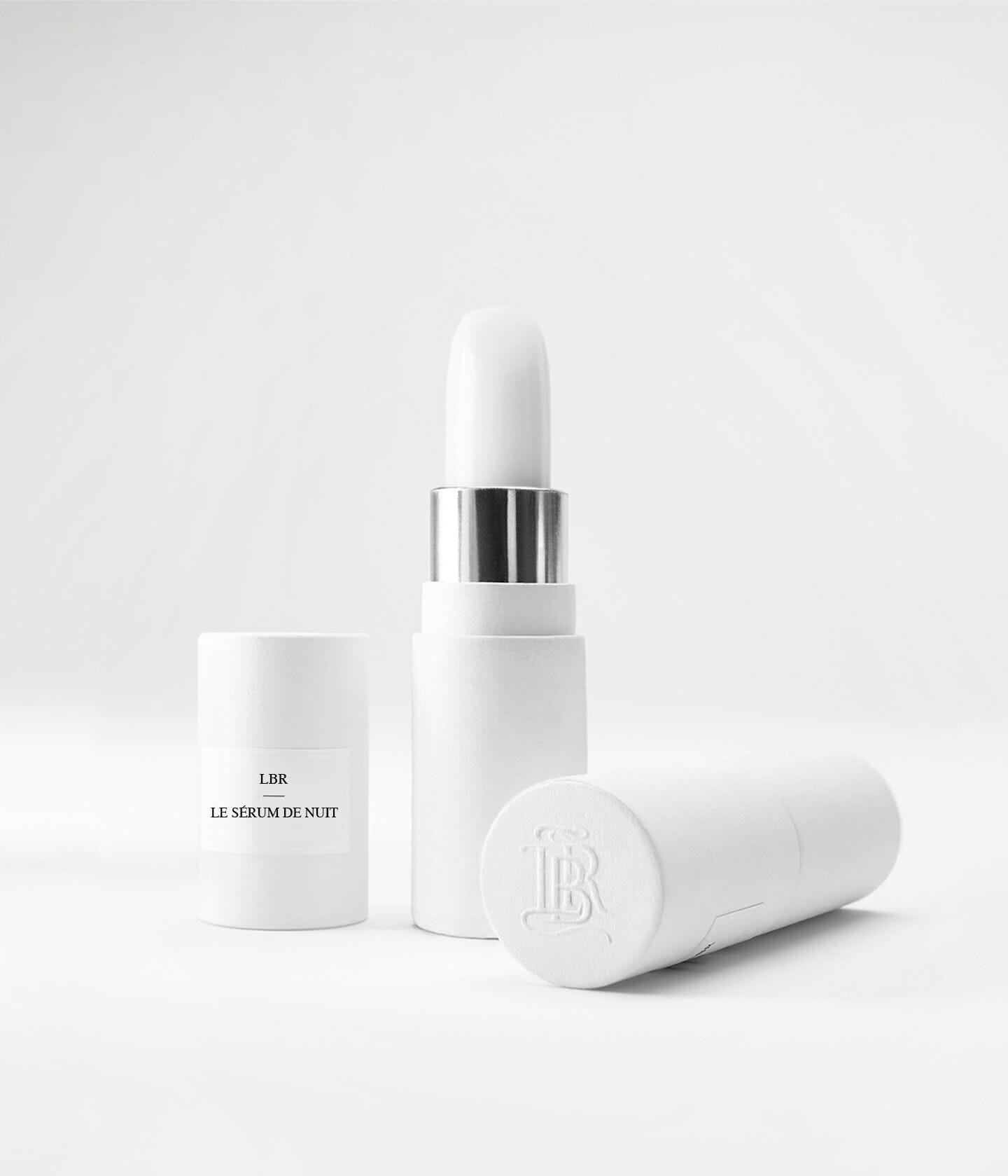 Sérum de nuit naturel pour les lèvres de La Bouche Rouge Paris, hydratation et soin intensif, flacon élégant.