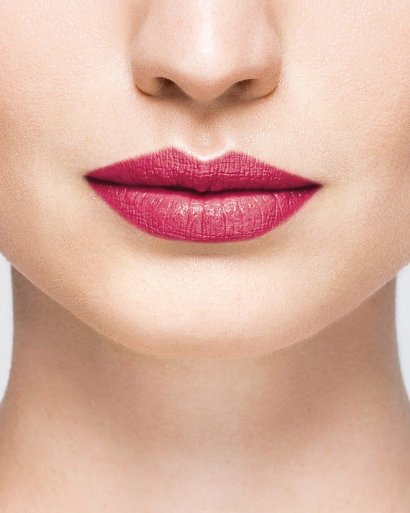 Rouge à lèvres La Bouche Rouge Paris couleur rouge InnocentRed21, finition matte, dans son écrin élégant.
