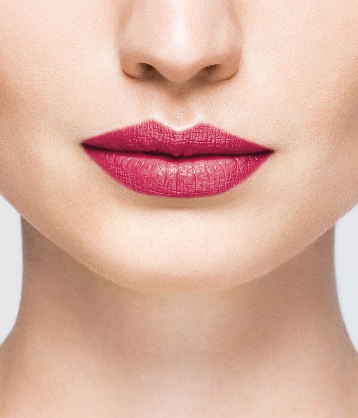Rouge à lèvres La Bouche Rouge Paris couleur rouge InnocentRed21, finition matte, dans son écrin élégant.