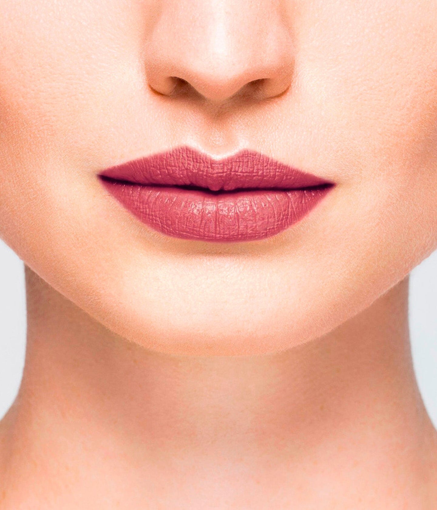 Baume à lèvres La Bouche Rouge Paris, soin des lèvres avec texture lisse et naturelle, présenté dans un élégant tube.