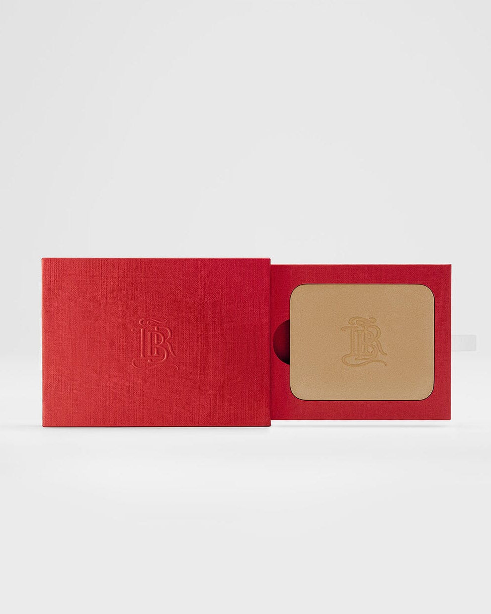 Poudre de soleil La Bouche Rouge Paris LaTerreBlonde, poudre bronzante pour un teint lumineux et naturel.
