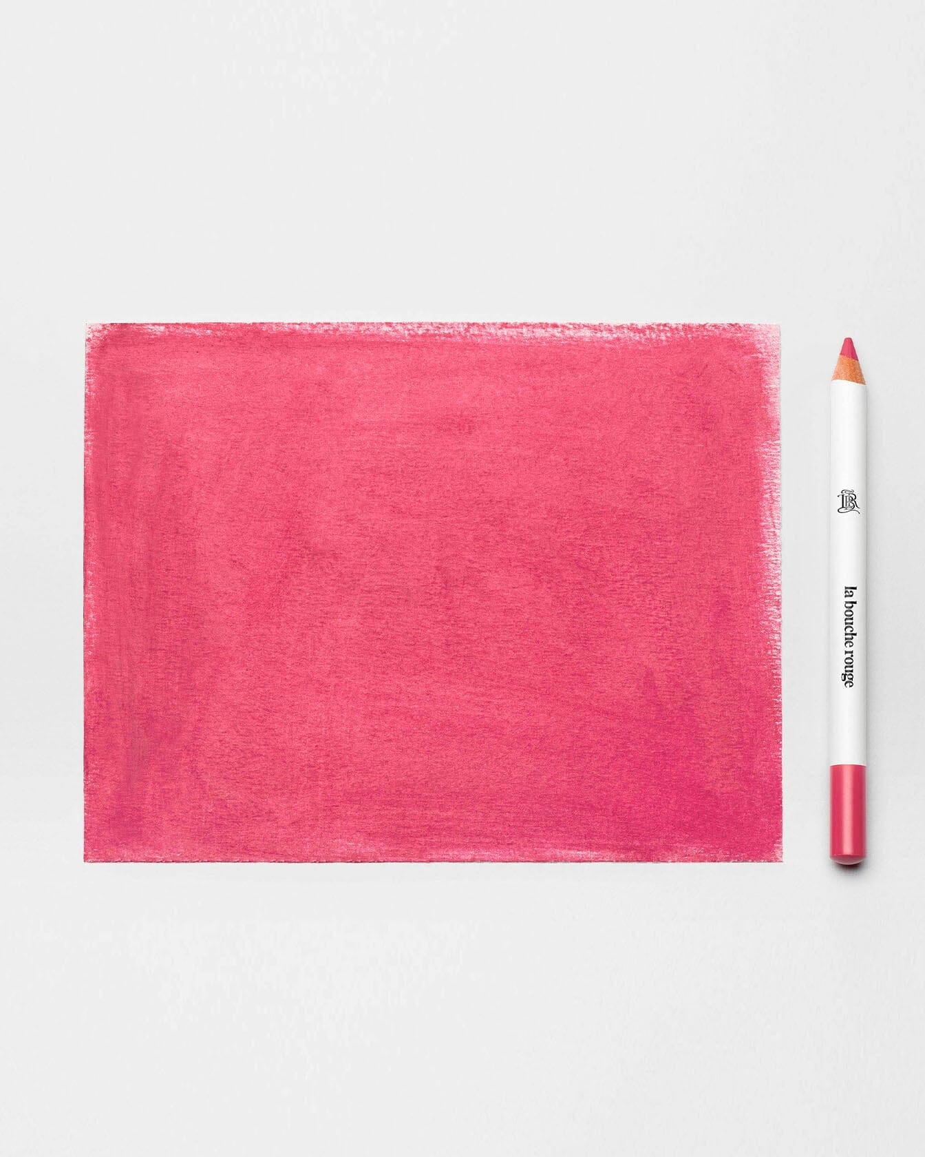 Crayon à lèvres nude de La Bouche Rouge Paris, crayon lèvres pour une application précise et élégante.