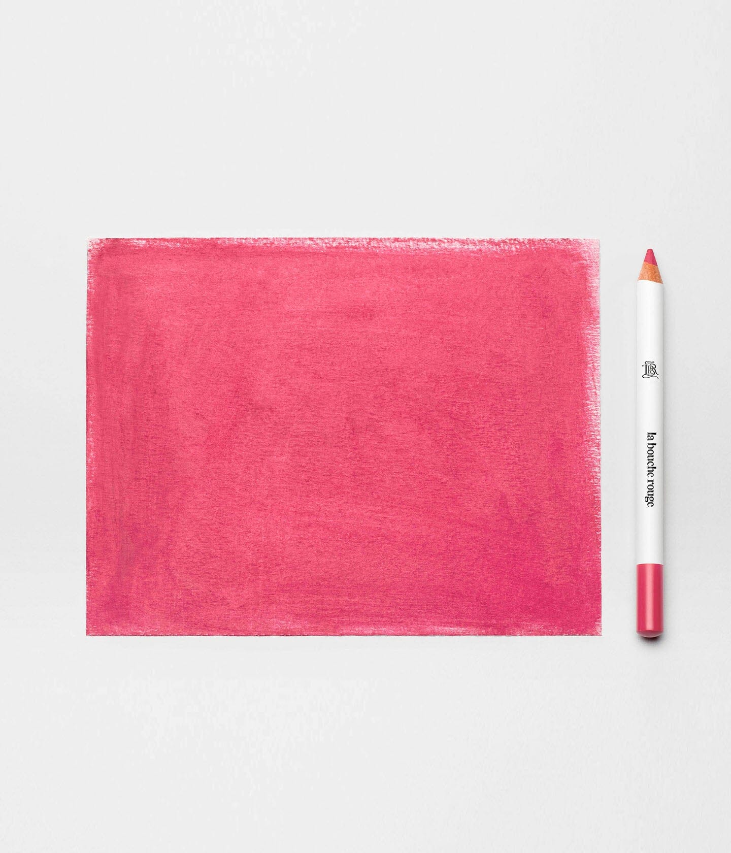 Crayon à lèvres nude de La Bouche Rouge Paris, crayon lèvres pour une application précise et élégante.