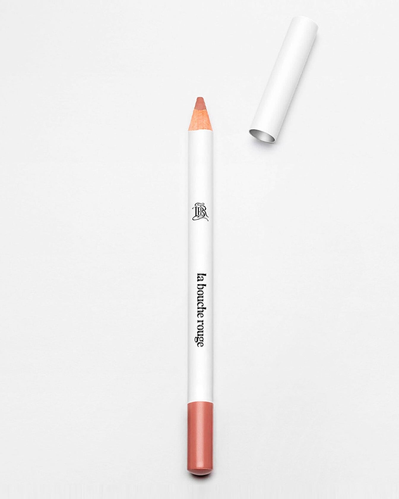 Crayon à lèvres nude La Bouche Rouge Paris, crayon lèvres pour définir et souligner les lèvres naturelles, zoom sur la pointe.