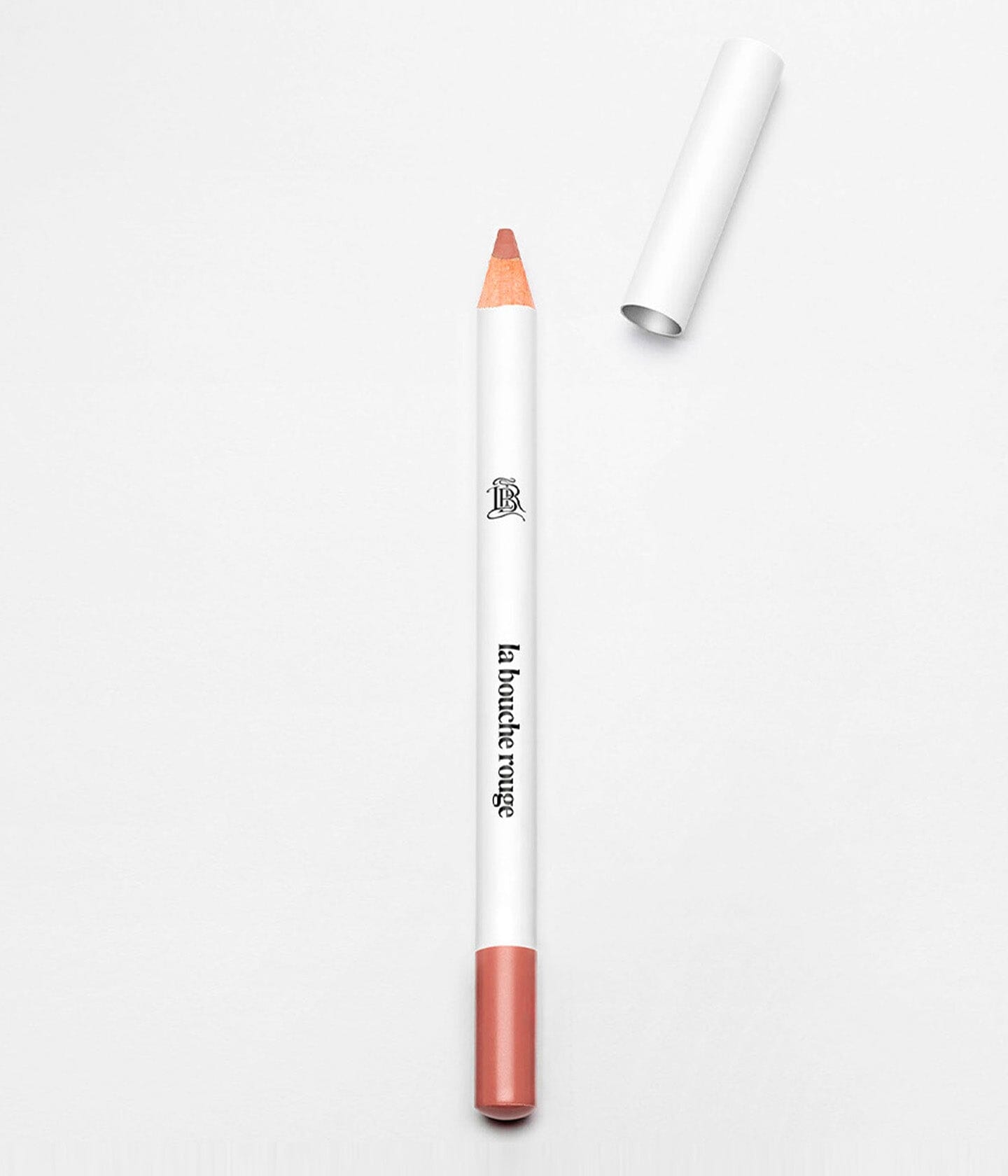 Crayon à lèvres nude La Bouche Rouge Paris, crayon lèvres pour définir et souligner les lèvres naturelles, zoom sur la pointe.