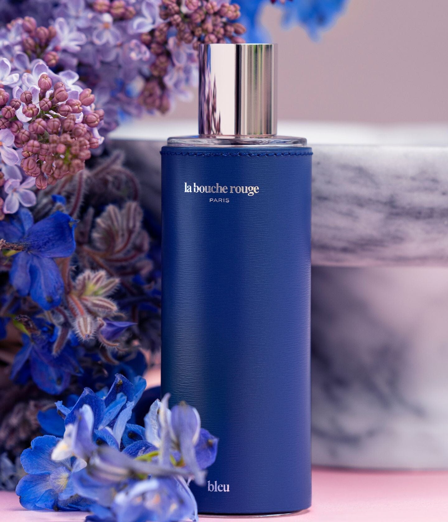 Extrait de parfum Bleu de La Bouche Rouge Paris en flacon de 100 ml, vue de face avec étiquette visible.
