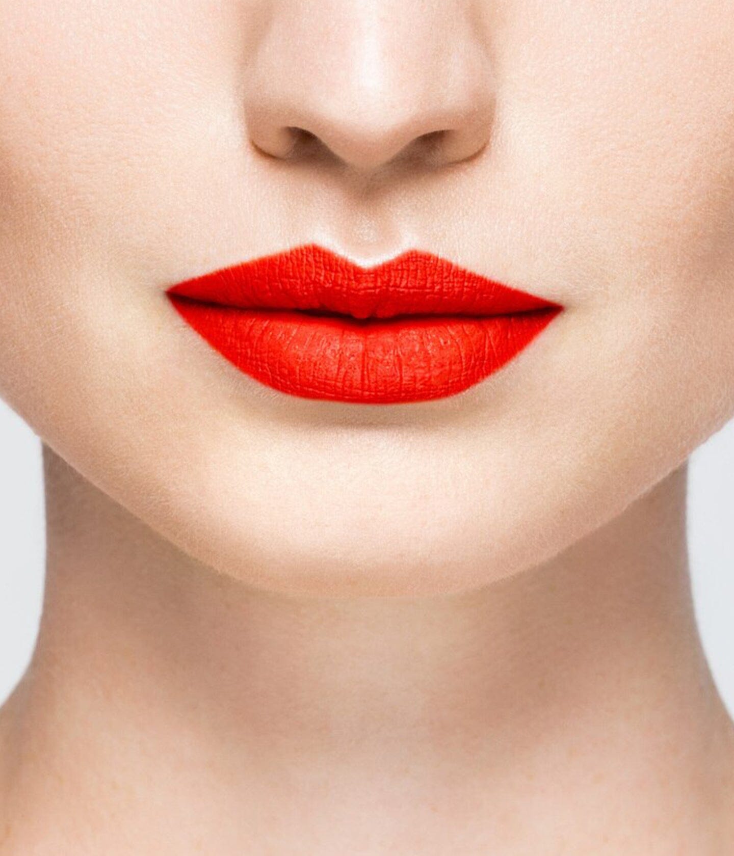 Rouge à lèvres La Bouche Rouge Paris couleur Chloe Skin 21, texture crémeuse et fini naturel, visible dans l'image.