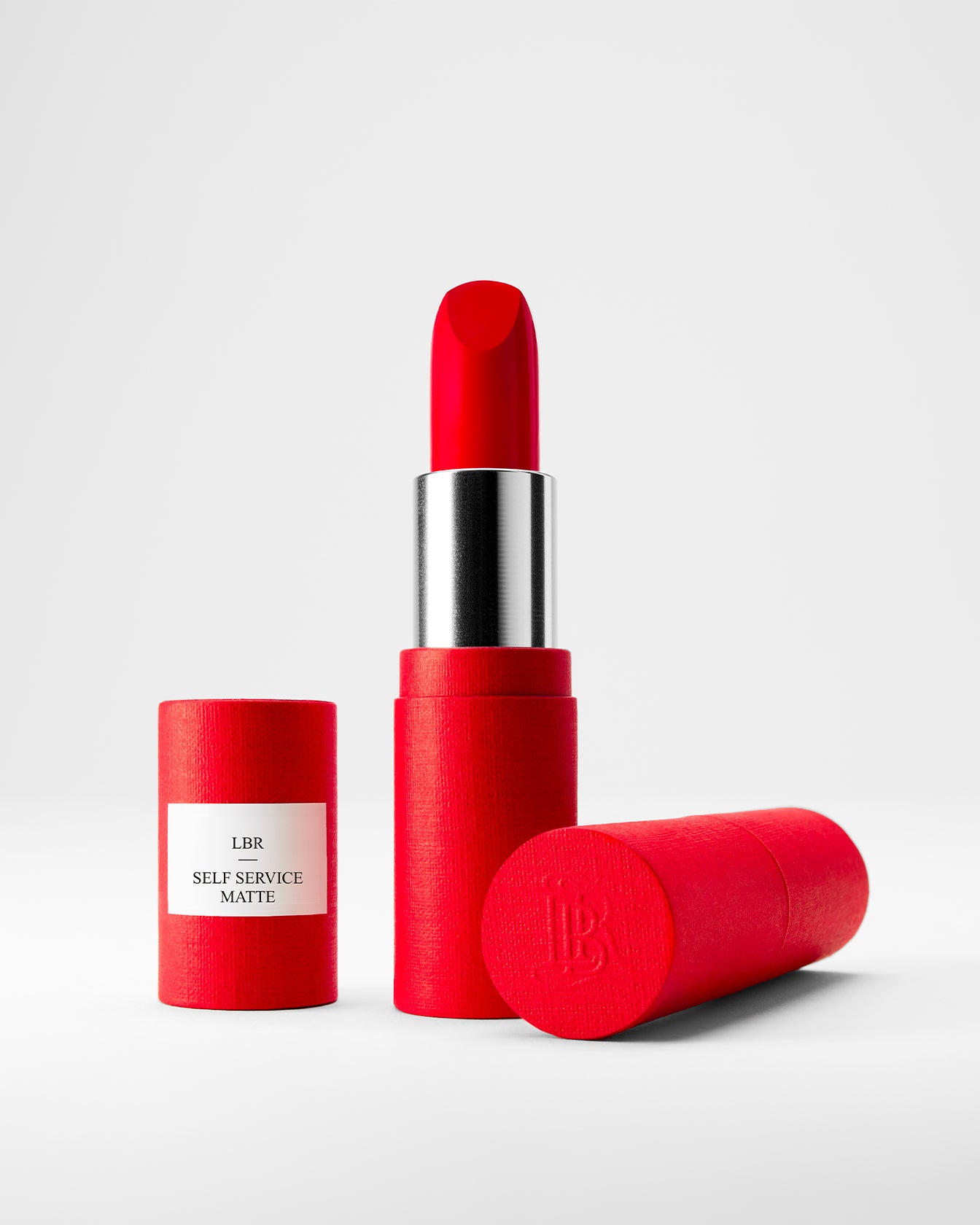 Rouge à lèvres La Bouche Rouge Paris Self Service Mat 88% Naturel, refil, texture mate, emballage recyclable visible dans l'image.