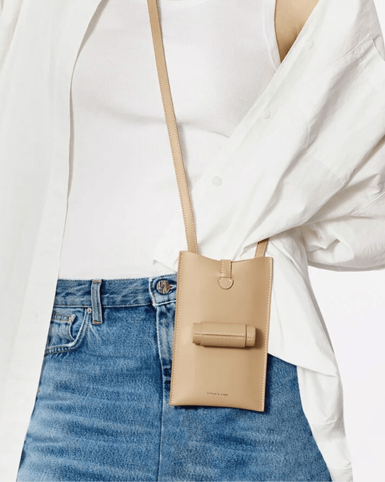 Sac Le 21 de La Bouche Rouge Paris avec porte-cartes et écrin rechargeable en cuir élégant.