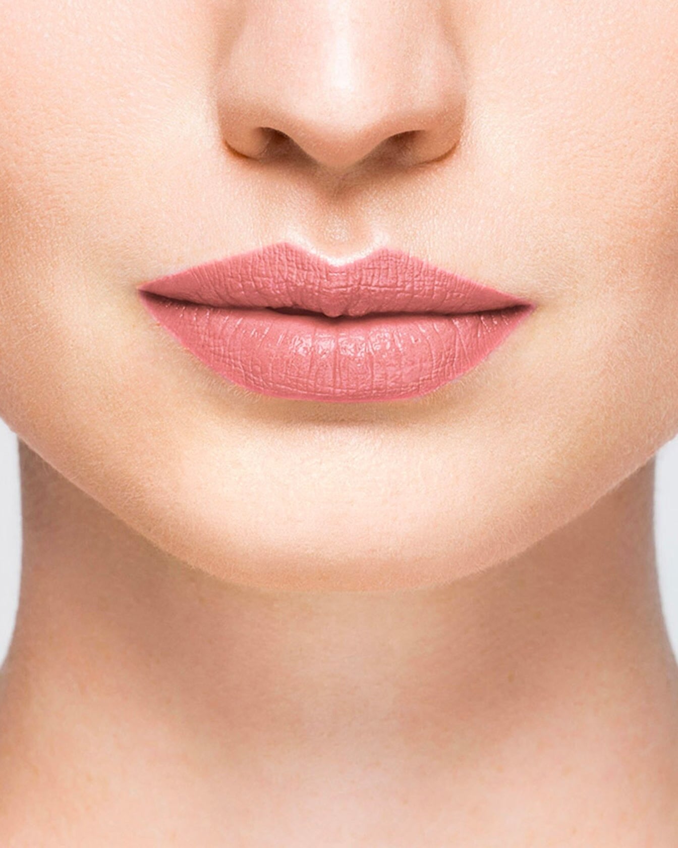 Baume à lèvres La Bouche Rouge Paris, soin des lèvres avec texture douce et hydratante, visible dans l'image.