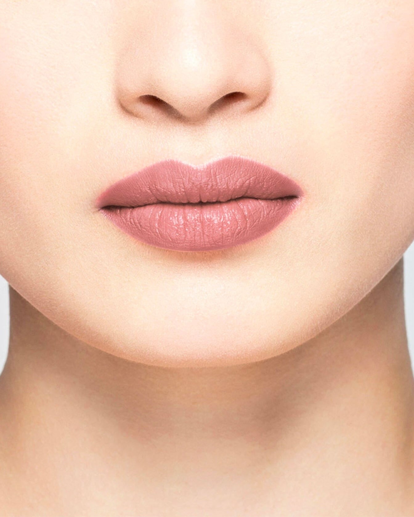 Baume à lèvres La Bouche Rouge Paris, soin hydratant avec texture douce, présenté dans un emballage élégant.