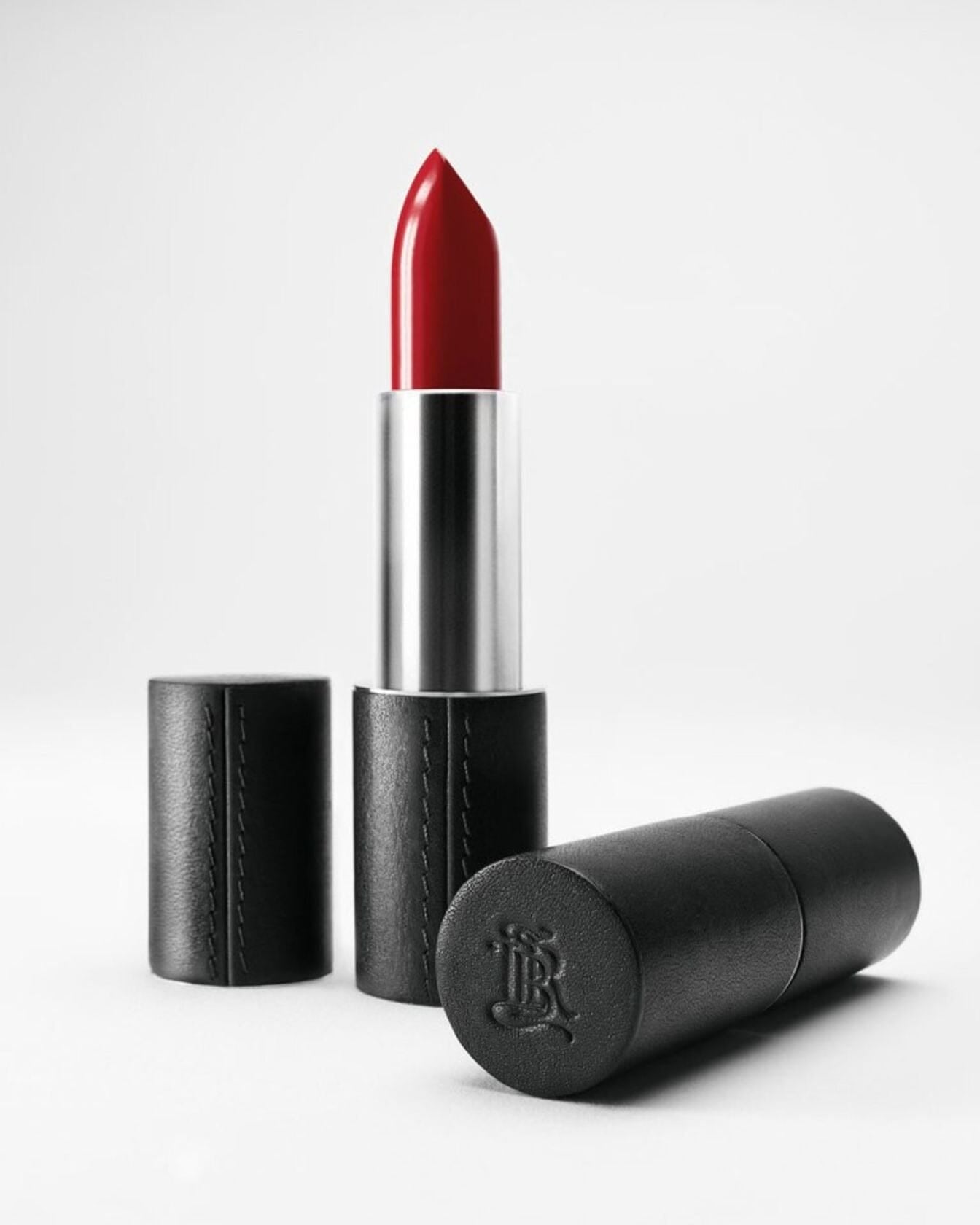 Coffret cadeau La Bouche Rouge Paris Gleam & Glam' avec maquillage élégant, présenté dans un coffret sophistiqué.