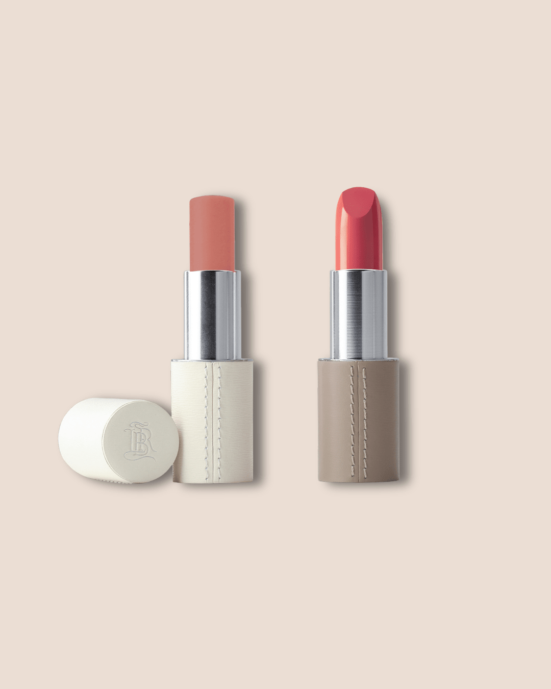 Blush naturel nude et rose nude de La Bouche Rouge Paris, finition douce et élégante pour un maquillage naturel.