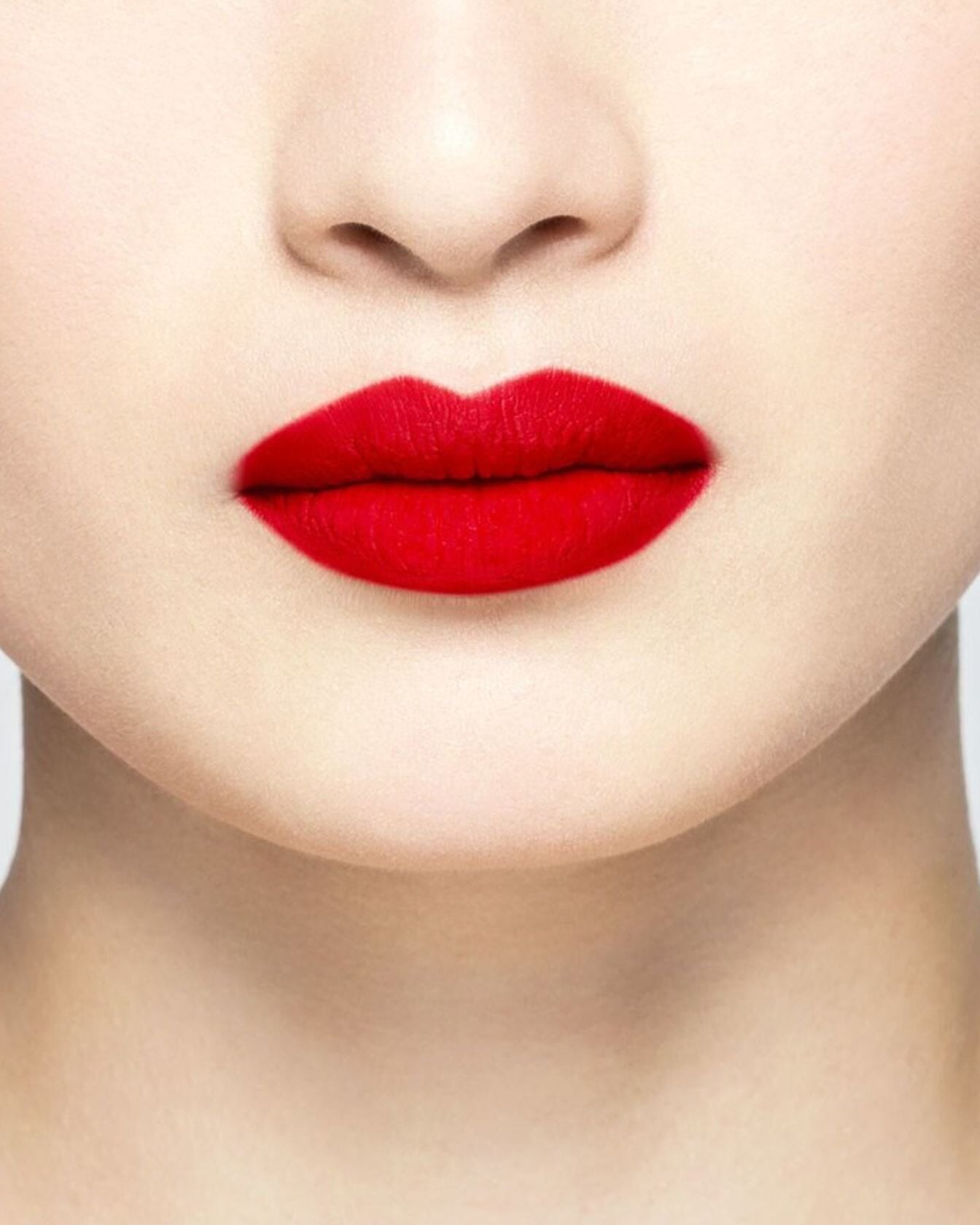 Coffret Lèvres La Bouche Rouge Paris Rouge Vendôme avec plusieurs rouges à lèvres dans un coffret élégant.