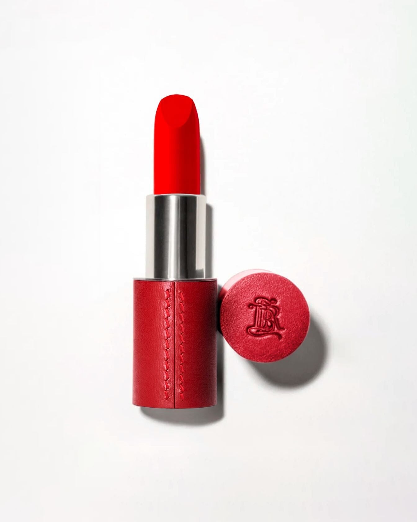 Coffret Lèvres La Bouche Rouge Paris Rouge Vendôme avec plusieurs rouges à lèvres dans un coffret élégant.