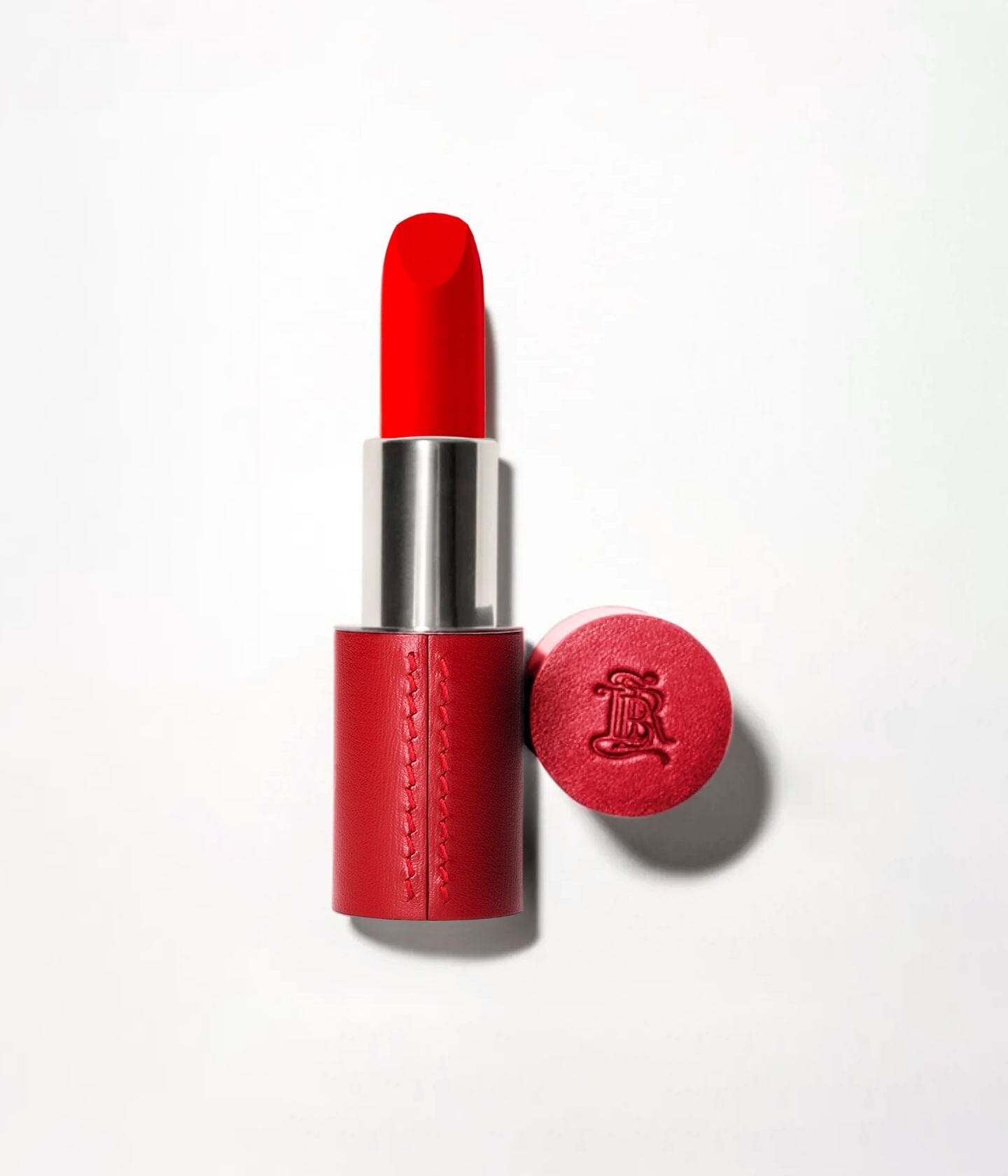 Coffret Lèvres La Bouche Rouge Paris Rouge Vendôme avec plusieurs rouges à lèvres dans un coffret élégant.