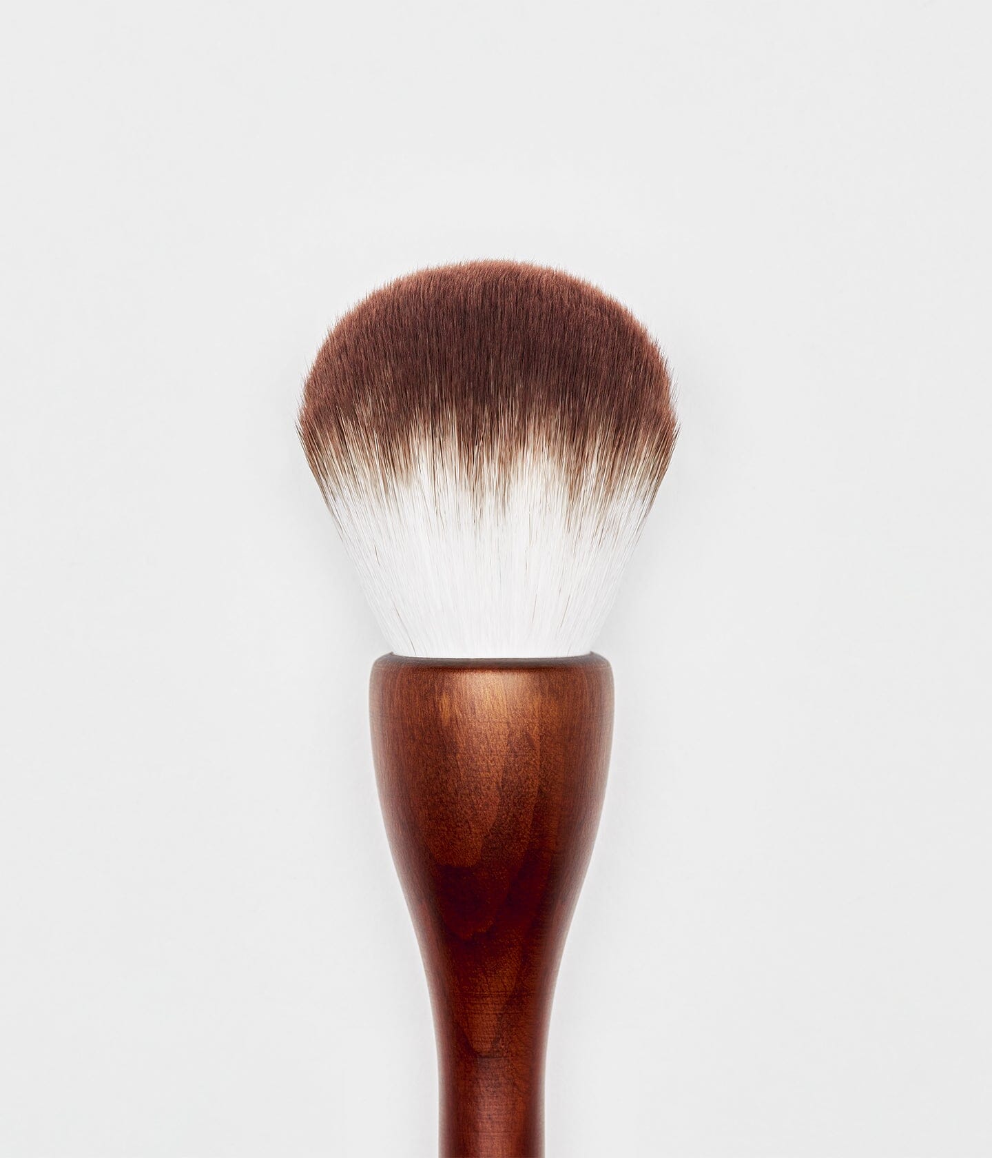 Coffret cadeau de pinceaux La Bouche Rouge Paris avec pinceau poudre, design élégant et poils doux pour maquillage précis.